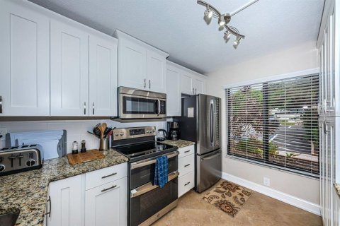 Condominio en alquiler en Saint Petersburg, Florida, 2 dormitorios, 82.68 m2 № 1147888 - foto 7