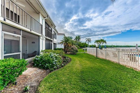 Condominio en alquiler en Saint Petersburg, Florida, 2 dormitorios, 82.68 m2 № 1147888 - foto 2