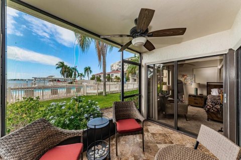 Condominio en alquiler en Saint Petersburg, Florida, 2 dormitorios, 82.68 m2 № 1147888 - foto 17