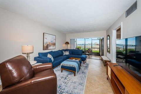 Condominio en alquiler en Saint Petersburg, Florida, 2 dormitorios, 82.68 m2 № 1147888 - foto 8