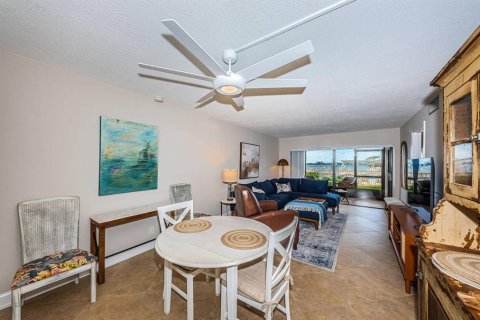 Condominio en alquiler en Saint Petersburg, Florida, 2 dormitorios, 82.68 m2 № 1147888 - foto 10