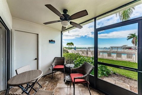 Condominio en alquiler en Saint Petersburg, Florida, 2 dormitorios, 82.68 m2 № 1147888 - foto 16