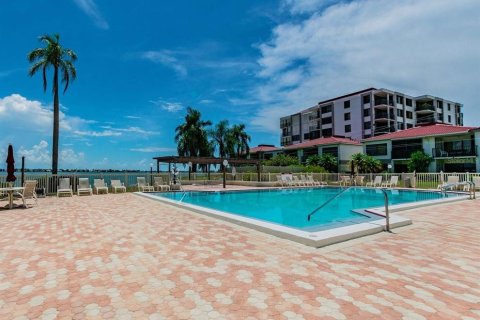 Condominio en alquiler en Saint Petersburg, Florida, 2 dormitorios, 82.68 m2 № 1147888 - foto 15