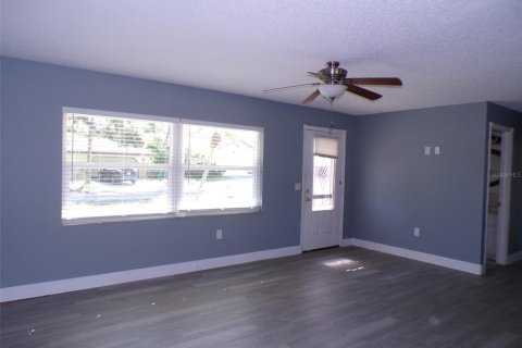 Villa ou maison à vendre à Port Charlotte, Floride: 2 chambres, 86.03 m2 № 2389245 - photo 11