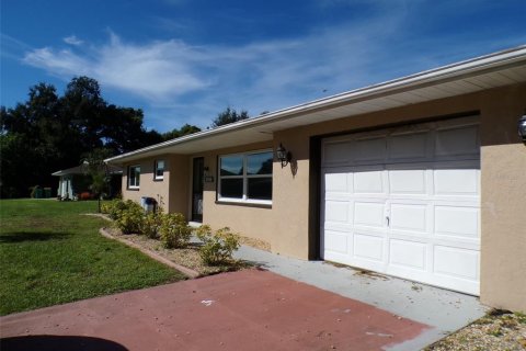 Villa ou maison à vendre à Port Charlotte, Floride: 2 chambres, 86.03 m2 № 2389245 - photo 19