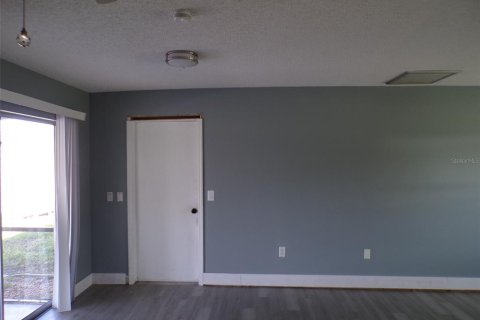 Villa ou maison à vendre à Port Charlotte, Floride: 2 chambres, 86.03 m2 № 2389245 - photo 15