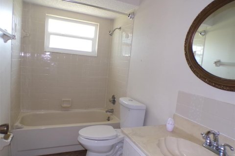 Villa ou maison à vendre à Port Charlotte, Floride: 2 chambres, 86.03 m2 № 2389245 - photo 9