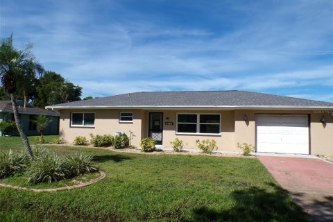 Villa ou maison à Port Charlotte, Floride 2 chambres, 86.03 m2 № 2389245