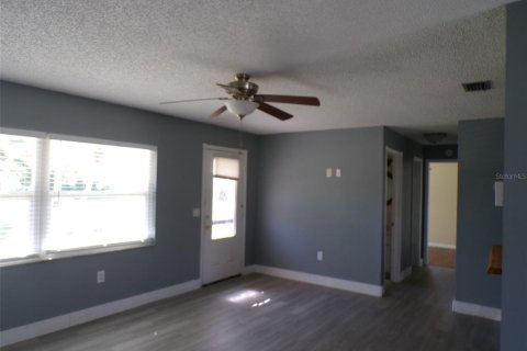Villa ou maison à vendre à Port Charlotte, Floride: 2 chambres, 86.03 m2 № 2389245 - photo 2