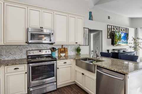 House in Orlando, Florida 3 bedrooms, 161.46 sq.m. № 1956265 - photo 7