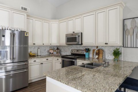 House in Orlando, Florida 3 bedrooms, 161.46 sq.m. № 1956265 - photo 6