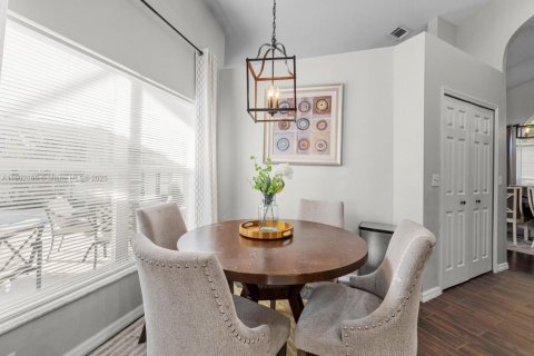 House in Orlando, Florida 3 bedrooms, 161.46 sq.m. № 1956265 - photo 10