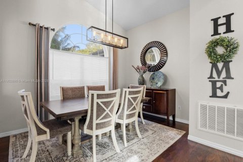 House in Orlando, Florida 3 bedrooms, 161.46 sq.m. № 1956265 - photo 14