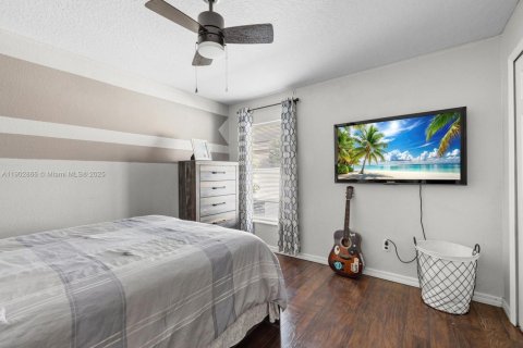 House in Orlando, Florida 3 bedrooms, 161.46 sq.m. № 1956265 - photo 24