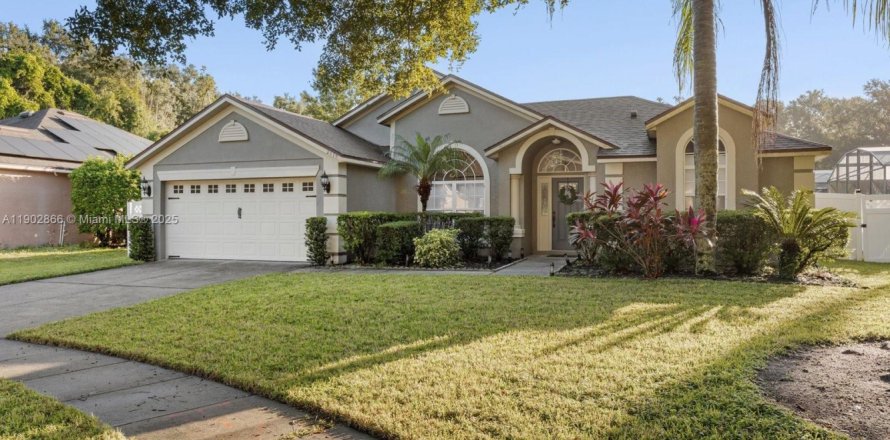 House in Orlando, Florida 3 bedrooms, 161.46 sq.m. № 1956265