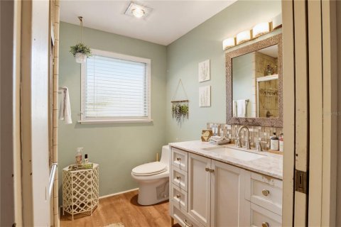 House in Sarasota, Florida 4 bedrooms, 198.81 sq.m. № 2156604 - photo 12