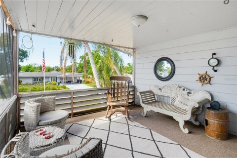 House in Sarasota, Florida 4 bedrooms, 198.81 sq.m. № 2156604 - photo 23