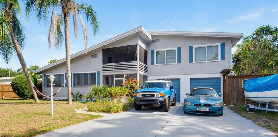 House in Sarasota, Florida 4 bedrooms, 198.81 sq.m. № 2156604