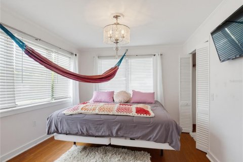 House in Sarasota, Florida 4 bedrooms, 198.81 sq.m. № 2156604 - photo 10