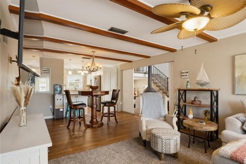 House in Sarasota, Florida 4 bedrooms, 198.81 sq.m. № 2156604 - photo 9