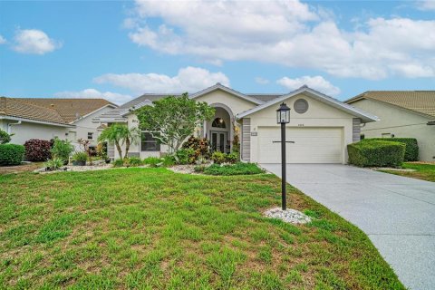 House in Bradenton, Florida 3 bedrooms, 192.4 sq.m. № 2199395
