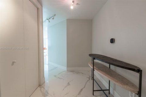 Снять в аренду кондоминиум в Майами, Флорида 3 спальни, 131.55м2, № 2150426 - фото 4