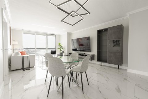 Снять в аренду кондоминиум в Майами, Флорида 3 спальни, 131.55м2, № 2150426 - фото 13