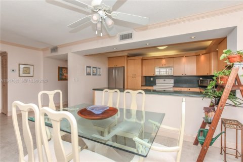 Купить кондоминиум в Авентура, Флорида 2 спальни, 120.77м2, № 1995559 - фото 7