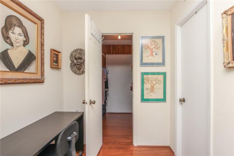 Купить кондоминиум в Авентура, Флорида 2 спальни, 120.77м2, № 1995559 - фото 25