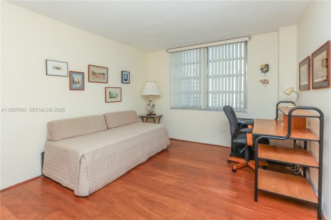 Купить кондоминиум в Авентура, Флорида 2 спальни, 120.77м2, № 1995559 - фото 18