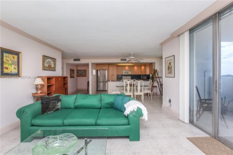 Купить кондоминиум в Авентура, Флорида 2 спальни, 120.77м2, № 1995559 - фото 9