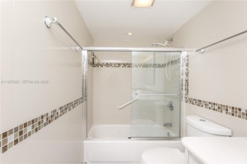 Купить кондоминиум в Авентура, Флорида 2 спальни, 120.77м2, № 1995559 - фото 26