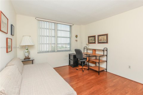 Купить кондоминиум в Авентура, Флорида 2 спальни, 120.77м2, № 1995559 - фото 21