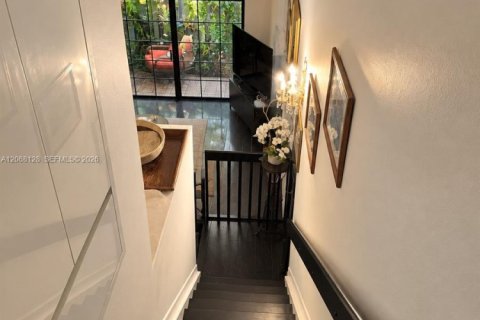 Touwnhouse à vendre à Hollywood, Floride: 2 chambres, 115.29 m2 № 2376031 - photo 13
