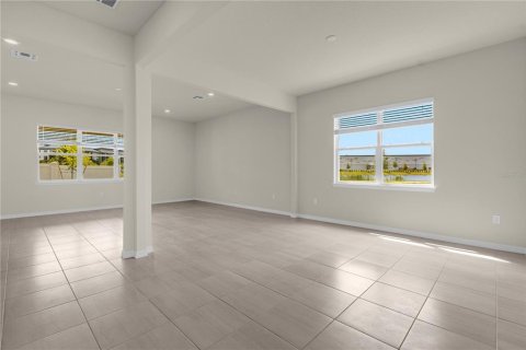 Casa en venta en Orlando, Florida, 5 dormitorios, 336.03 m2 № 2091978 - foto 9