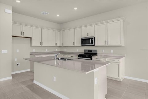 Casa en venta en Orlando, Florida, 5 dormitorios, 336.03 m2 № 2091978 - foto 15