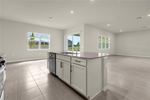 Casa en venta en Orlando, Florida, 5 dormitorios, 336.03 m2 № 2091978 - foto 17