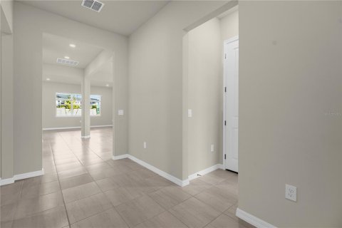 Casa en venta en Orlando, Florida, 5 dormitorios, 336.03 m2 № 2091978 - foto 3