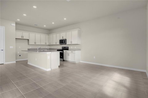 Casa en venta en Orlando, Florida, 5 dormitorios, 336.03 m2 № 2091978 - foto 18