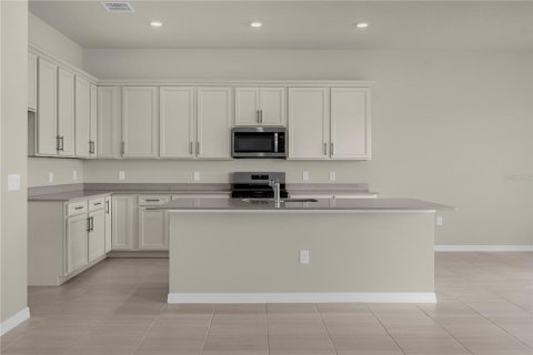 Casa en venta en Orlando, Florida, 5 dormitorios, 336.03 m2 № 2091978 - foto 14