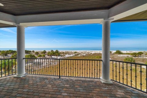 House in Clearwater, Florida 5 bedrooms, 471.39 sq.m. № 2207518 - photo 22