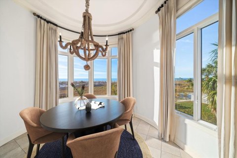 House in Clearwater, Florida 5 bedrooms, 471.39 sq.m. № 2207518 - photo 14