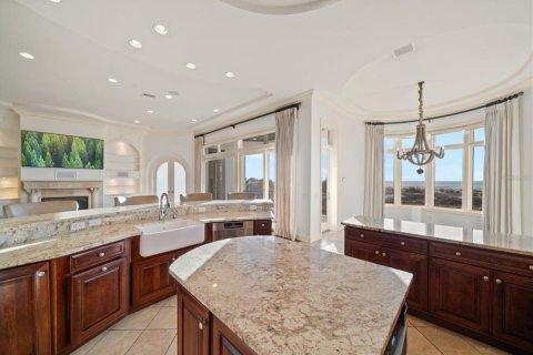 House in Clearwater, Florida 5 bedrooms, 471.39 sq.m. № 2207518 - photo 11