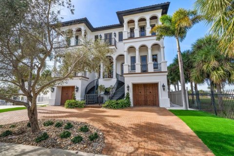 Villa ou maison à Clearwater, Floride 5 chambres, 471.39 m2 № 2207518
