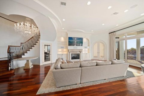 House in Clearwater, Florida 5 bedrooms, 471.39 sq.m. № 2207518 - photo 15