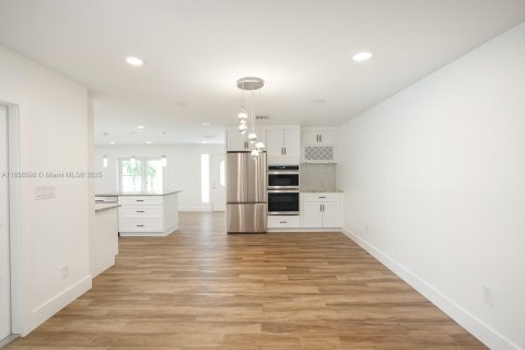 Villa ou maison à vendre à Fort Myers, Floride: 3 chambres, 174.75 m2 № 1925320 - photo 6