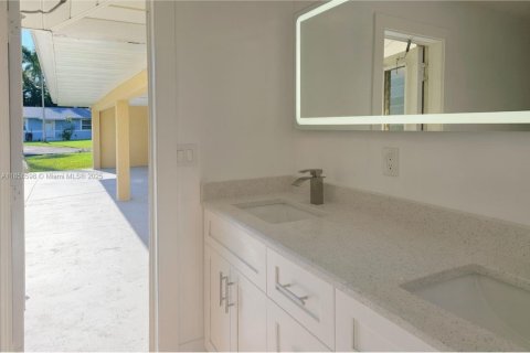 Villa ou maison à vendre à Fort Myers, Floride: 3 chambres, 174.75 m2 № 1925320 - photo 29