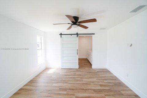 Villa ou maison à vendre à Fort Myers, Floride: 3 chambres, 174.75 m2 № 1925320 - photo 13