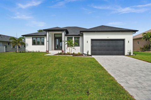 House in Rotonda, Florida 4 bedrooms, 265.42 sq.m. № 1361469 - photo 6