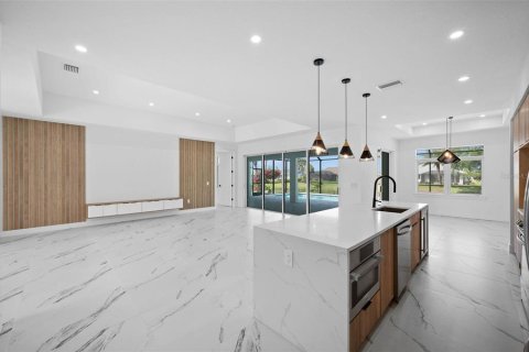 House in Rotonda, Florida 4 bedrooms, 265.42 sq.m. № 1361469 - photo 11